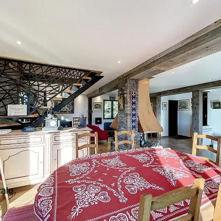 Chalet Les Gets, 6 Pieces, 12 Personnes - Fr-1-454-42